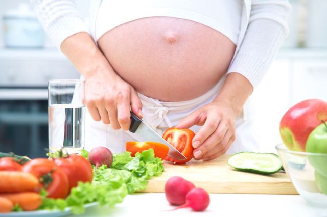 diary-of-a-fit-mommyhow-many-calories-you-really-need-during-pregnancy